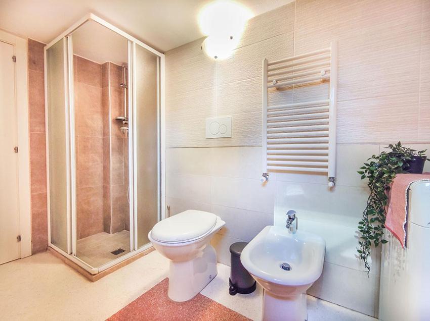 Casa Chiara In Centro Con Corte Privata San Benedetto del Tronto Eksteriør bilde
